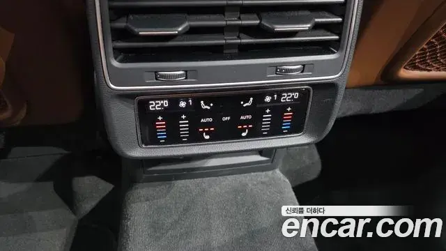 Audi Q7 2022 — Фото 18/20