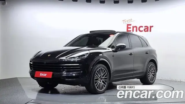 Porsche Cayenne 2019 — Фото 1/20