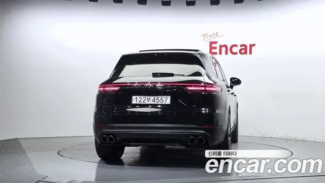 Porsche Cayenne 2019 — Фото 4/20