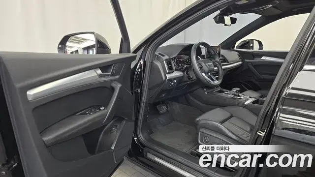 Audi Q5 2020 — Şəkil 10/20