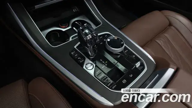 BMW X7 2021 — Фото 9/20