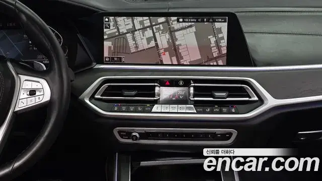 BMW X7 2021 — Фото 15/20