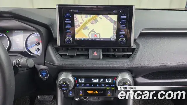 Toyota RAV4 2021 — Фото 13/20