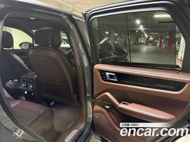 Porsche Cayenne 2020 — Şəkil 16/19