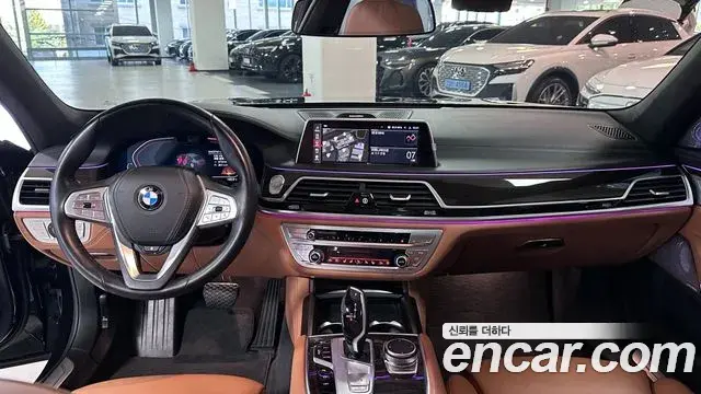 BMW 7 Series 2022 — Фото 10/20