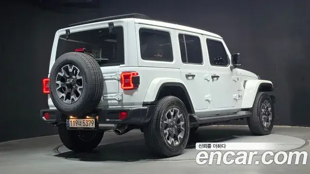 Jeep Wrangler 2024 — Фото 2/20