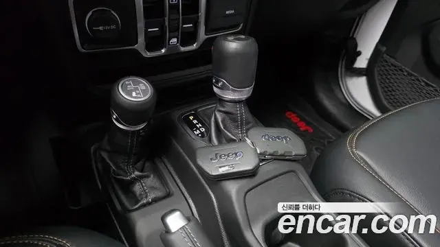 Jeep Wrangler 2024 — Фото 9/20