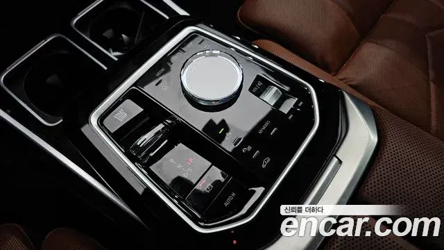 BMW 7 Series 2025 — Photo 9/20