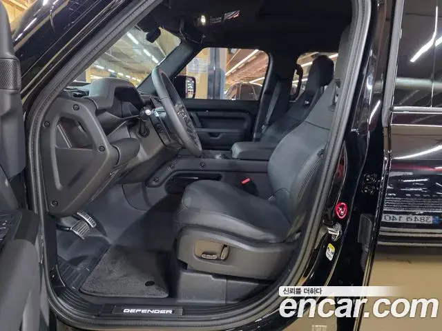 Land Rover Defender 2026 — Фото 9/20
