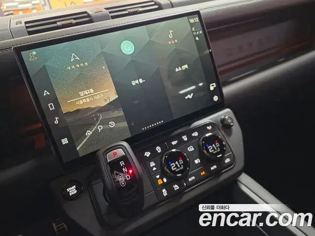 Land Rover Defender 2026 — Фото 16/20