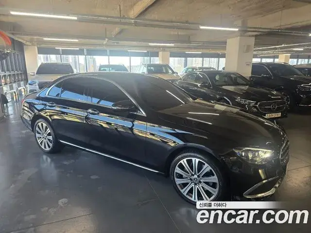 Mercedes-Benz E-Class 2023 — Фото 1/11