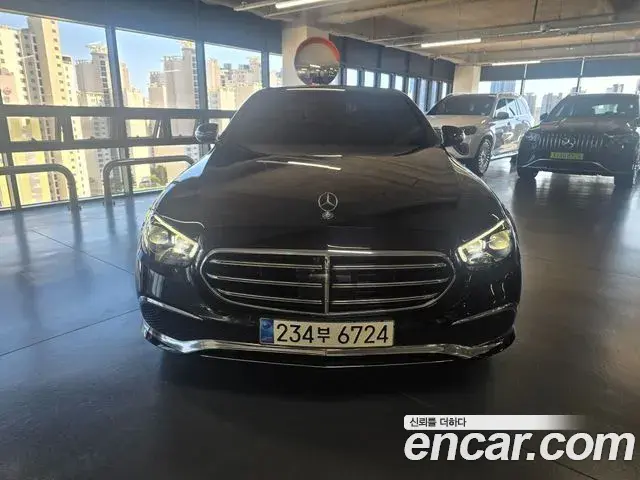 Mercedes-Benz E-Class 2023 — Фото 2/11