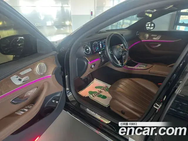 Mercedes-Benz E-Class 2023 — Фото 7/11