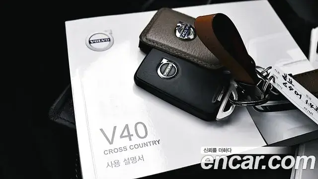 Volvo V40 Cross Country 2019 — Фото 12/20