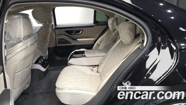Mercedes-Benz S-Class 2023 — Photo 11/20