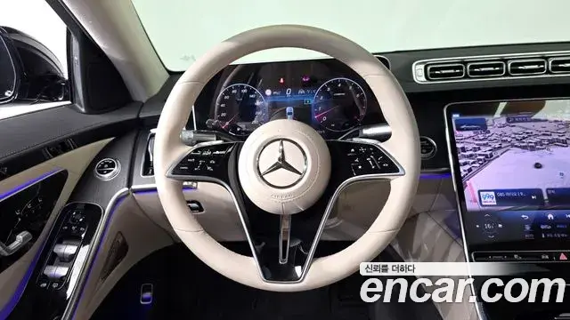 Mercedes-Benz S-Class 2023 — Photo 13/20