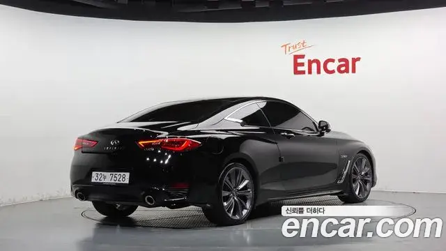 Infiniti Q60 2018 — Фото 1/20