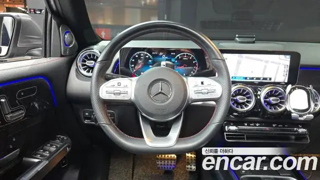 Mercedes-Benz GLB-Class 2020 — Фото 13/20