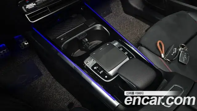 Mercedes-Benz GLB-Class 2020 — Фото 18/20