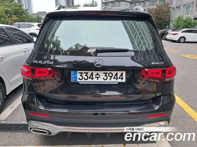 Mercedes-Benz GLB-Class 2023 — Фото 3/20