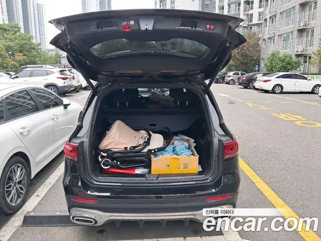 Mercedes-Benz GLB-Class 2023 — Фото 7/20