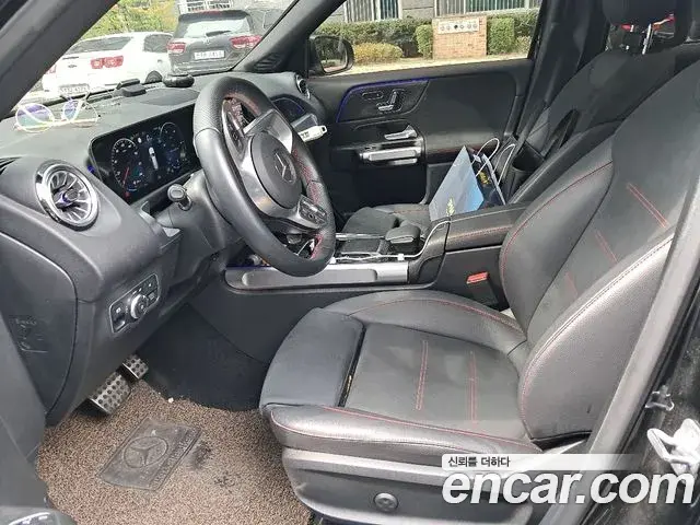 Mercedes-Benz GLB-Class 2023 — Фото 11/20