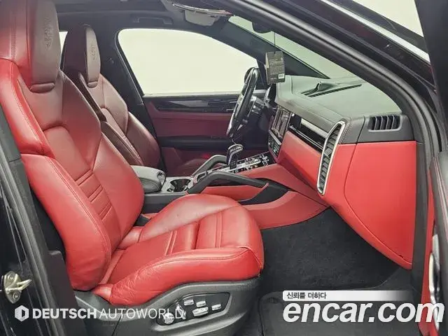 Porsche Cayenne 2019 — Photo 11/20
