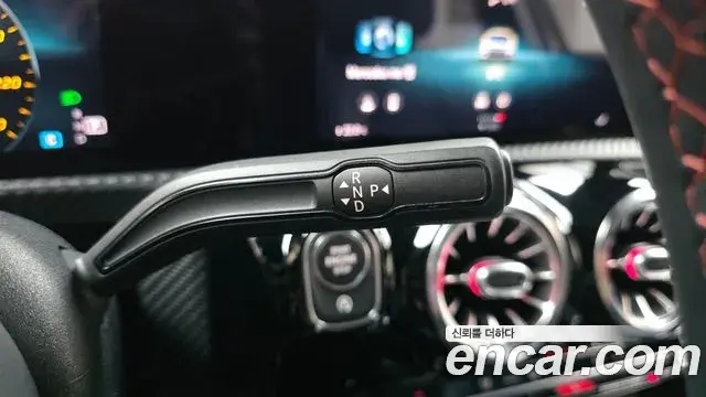 Mercedes-Benz A-Class 2019 — Фото 9/20