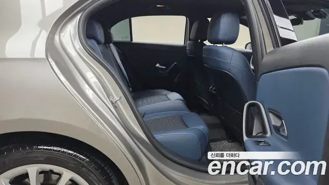 Mercedes-Benz A-Class 2019 — Фото 11/20