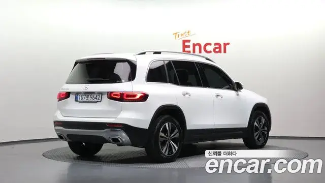 Mercedes-Benz GLB-Class 2022 — Фото 2/20