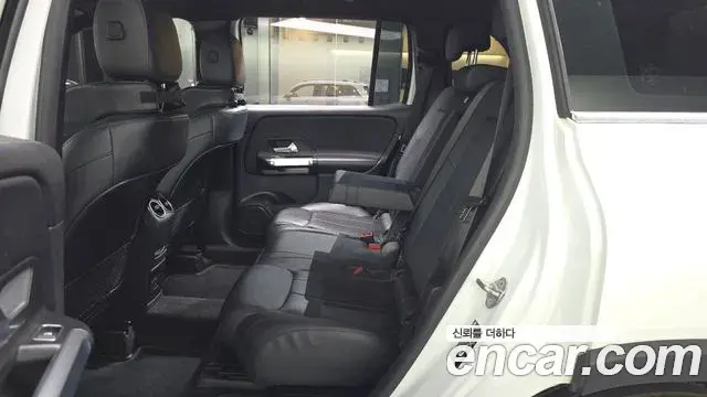 Mercedes-Benz GLB-Class 2022 — Фото 12/20