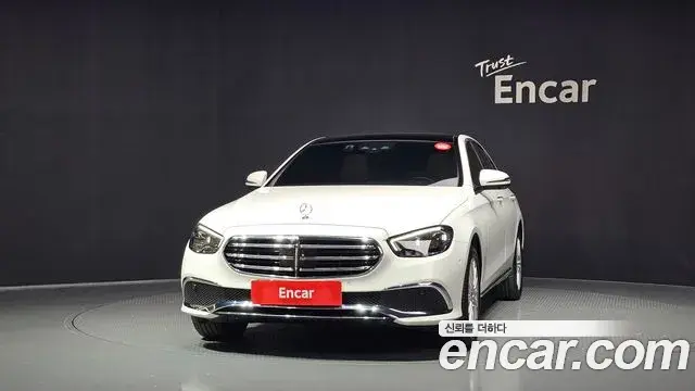 Mercedes-Benz E-Class 2023 — Фото 3/20