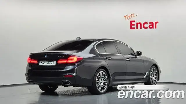 BMW 5 Series 2018 — Фото 1/20