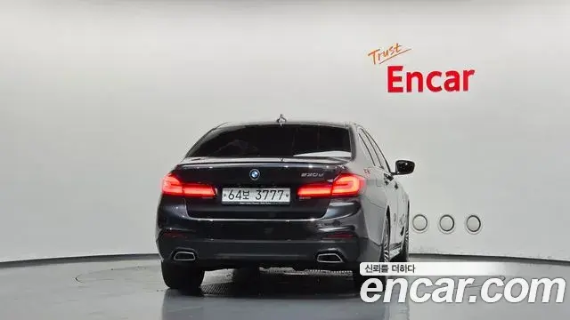 BMW 5 Series 2018 — Фото 3/20
