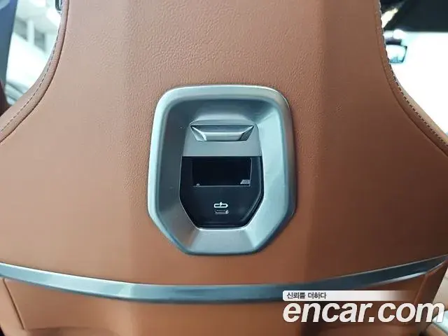 BMW 7 Series 2025 — Фото 13/19