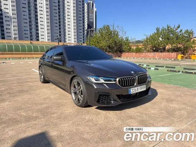 BMW 5 Series 2022 — Şəkil 1/20