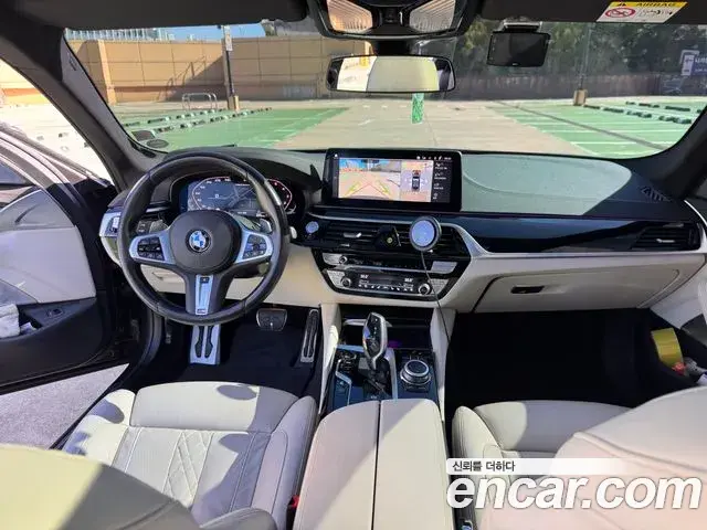 BMW 5 Series 2022 — Şəkil 8/20