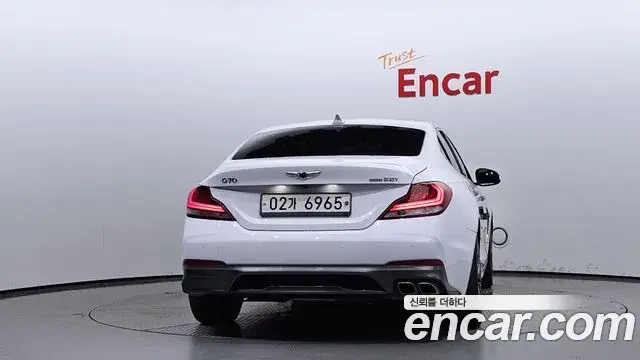 Genesis G70 2018 — Photo 10/20