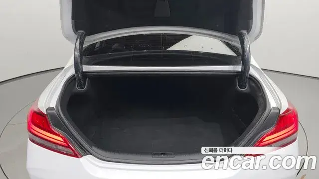Genesis G70 2018 — Photo 19/20