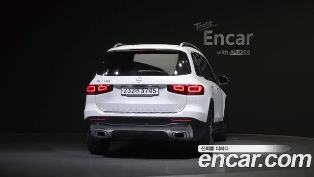 Mercedes-Benz GLB-Class 2020 — Фото 4/20