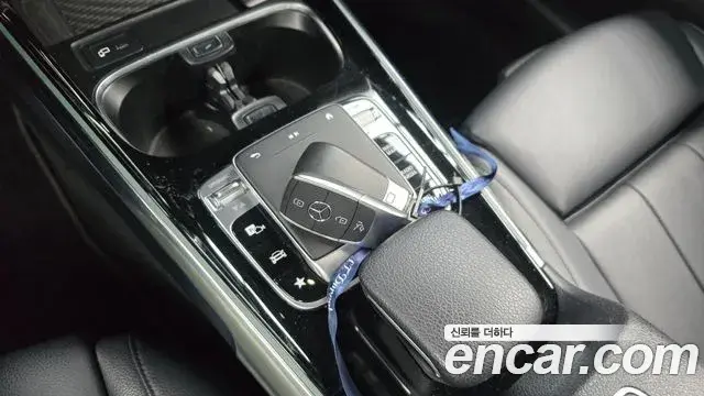 Mercedes-Benz GLB-Class 2020 — Фото 9/20