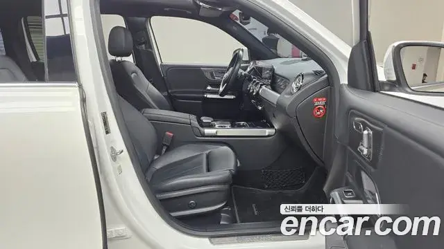 Mercedes-Benz GLB-Class 2020 — Фото 11/20