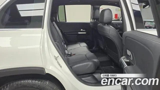 Mercedes-Benz GLB-Class 2020 — Фото 12/20