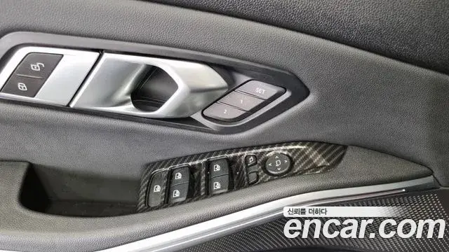 BMW 3 Series 2019 — Фото 18/20