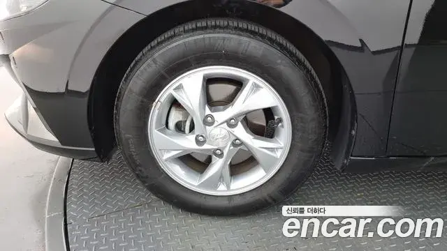 Hyundai The New Avante Hybrid 2020 — ფოტო 5/20