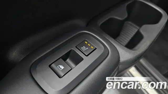 Hyundai Santa Fe 2023 — Şəkil 16/20