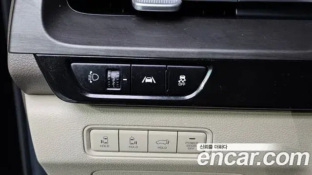 Kia Carnival 2020 — ფოტო 15/20