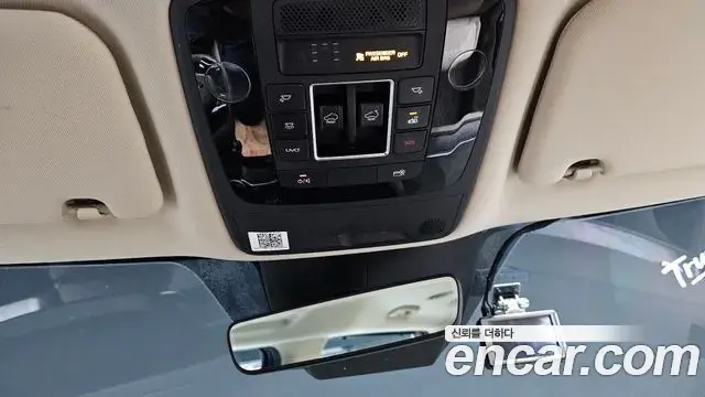 Kia Carnival 2020 — ფოტო 18/20