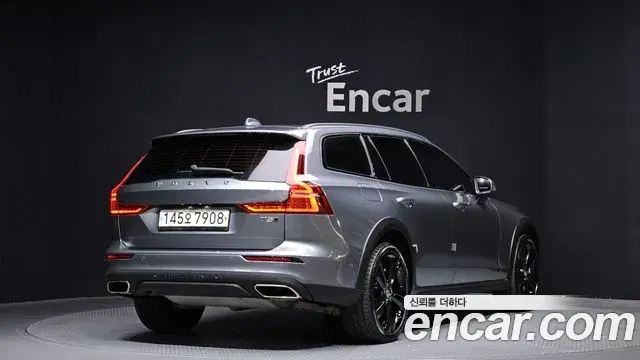 Volvo V60 Cross Country 2020 — Photo 13/20
