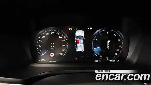 Volvo V60 Cross Country 2020 — Photo 19/20